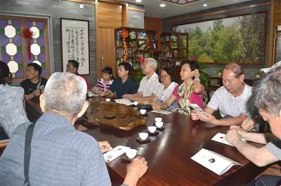 廣東省委辦公廳老干部工作處組織退休老干部到灜悅農(nóng)業(yè)生態(tài)綜合體驗(yàn)園進(jìn)行拓展活動(dòng)和文化交流。